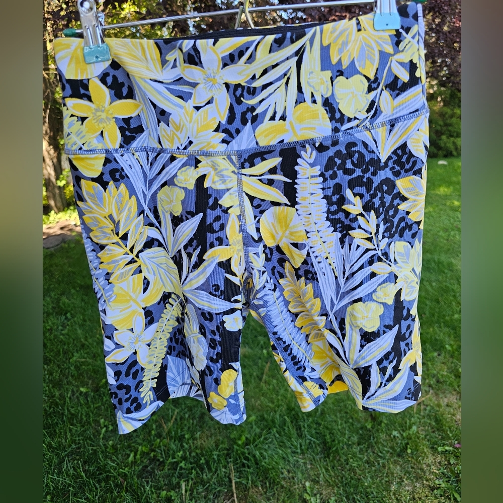 Calvin Klein Tropical Floaral shorts